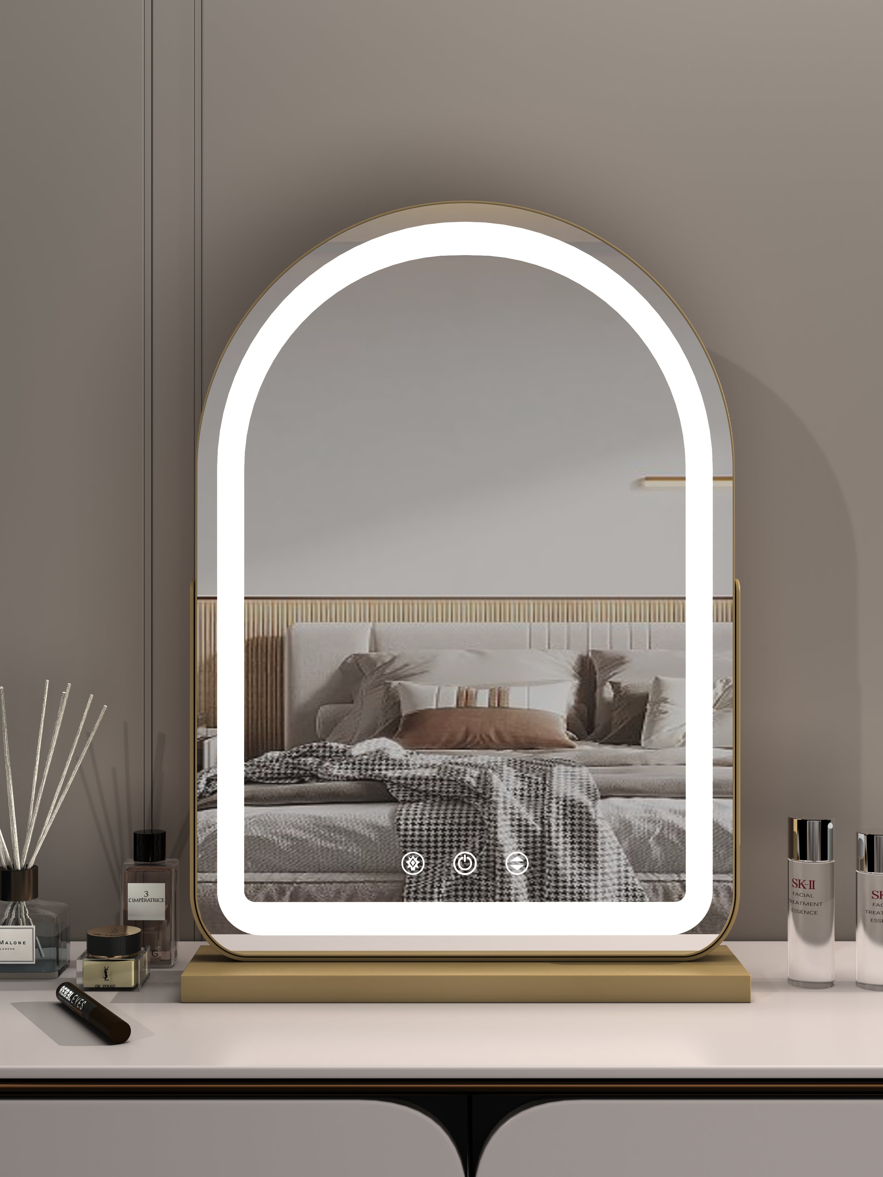 Cosmetic mirror with clearance led lights