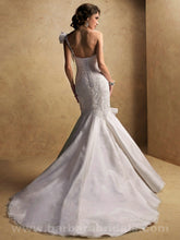 'Evita' Mermaid/Trumpet Wedding Dress